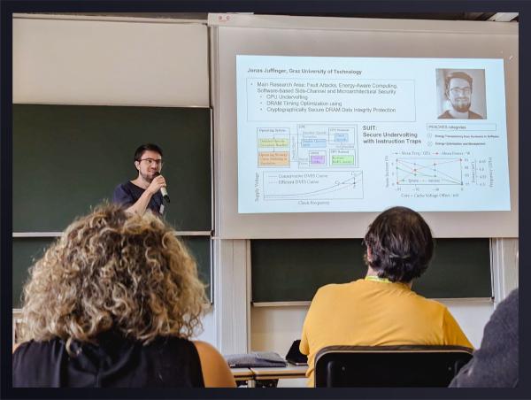Photo of Jonas Juffinger presenting at Dagstuhl Seminar